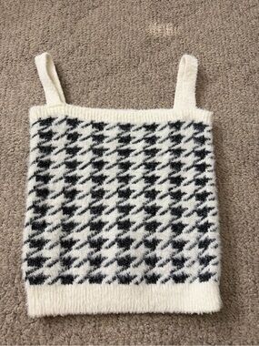 Willow & Wind Fuzzy Houndstooth Knit Sweater Tank Cami XS Black White